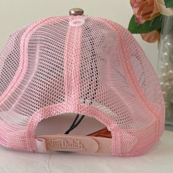 NWT Von Dutch mirror hat and embossed logo. - Picture 5 of 7